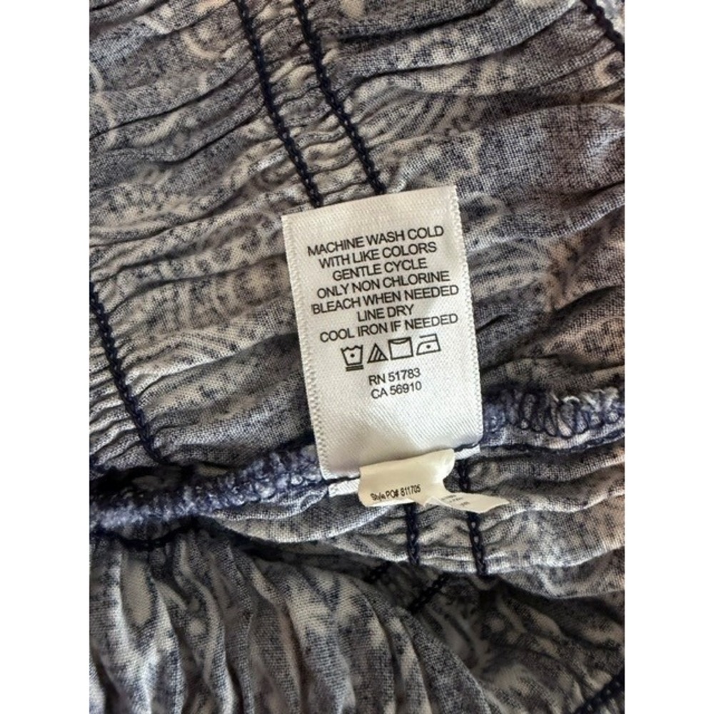 Women's Blue Paisley Smocked Maurices Blouse Size L - Picture 7 of 7